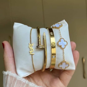 Luxury Gold-Inspired 4-Piece Bracelet Set (White clove)