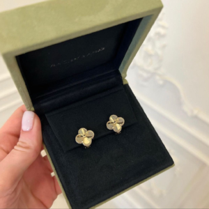 Textured Gold Clover Stud Earrings – Elegant Luxury Style