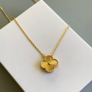 Lucky Clover Pendant Necklace – Radiant Gold Guilloché